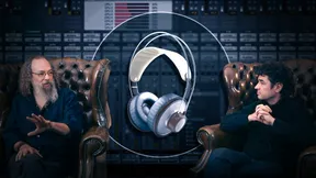 Mixando com fones de ouvido
