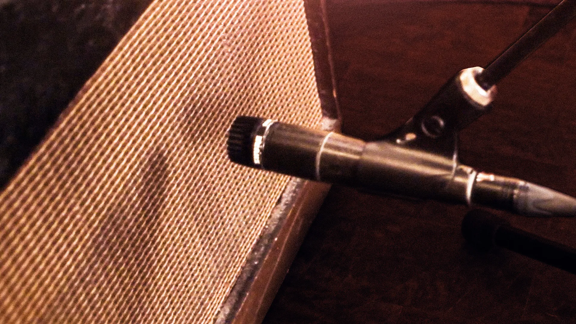 Recording electric guitar amp
